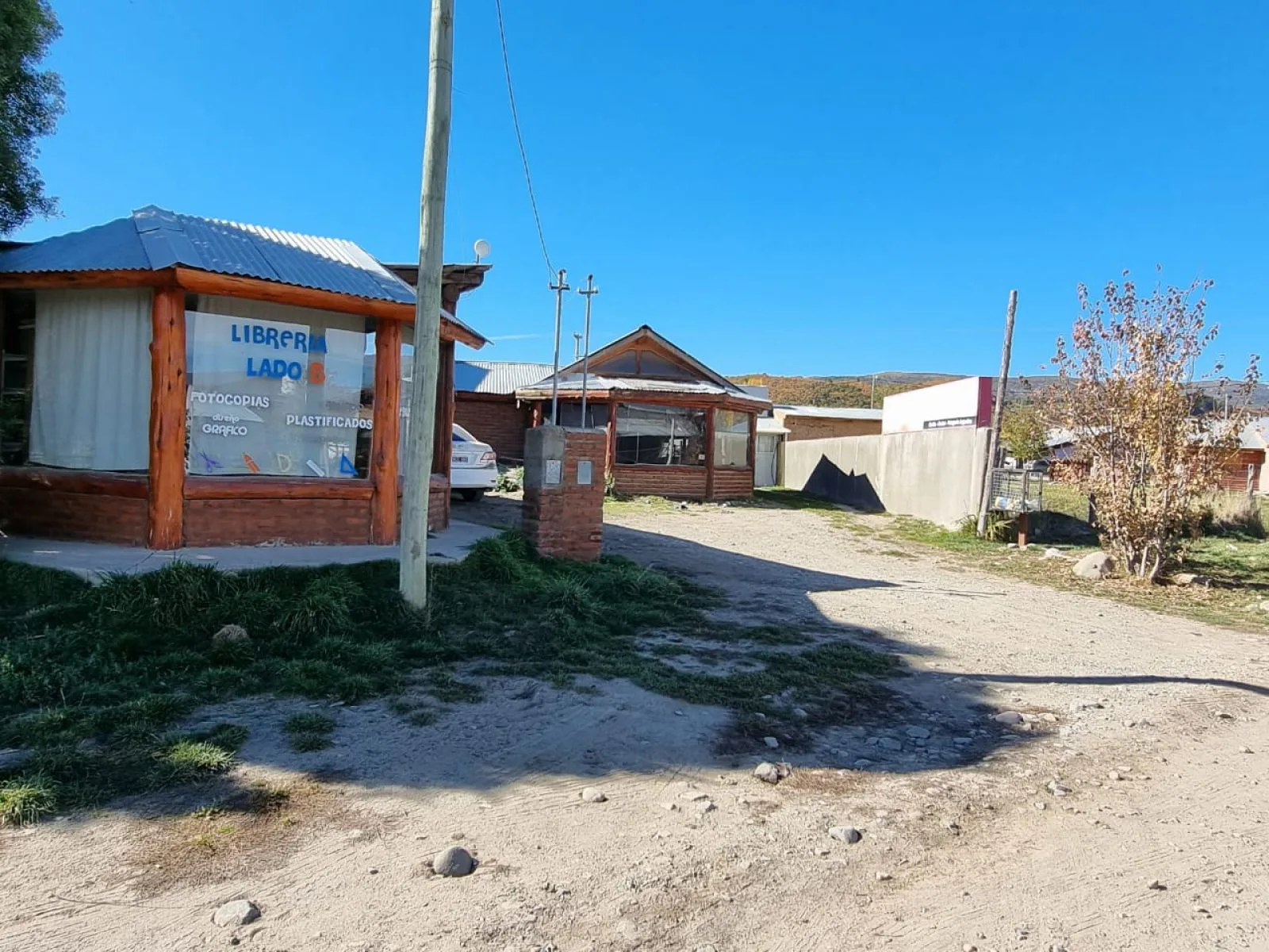 COMPLEJO DE 2 LOCALES COMERCIALES, 1 DEPARTAMENTO Y 5 MONOAMBIENTES TIPO DORMIS EN CHOLILA -CHUBUT foto 4