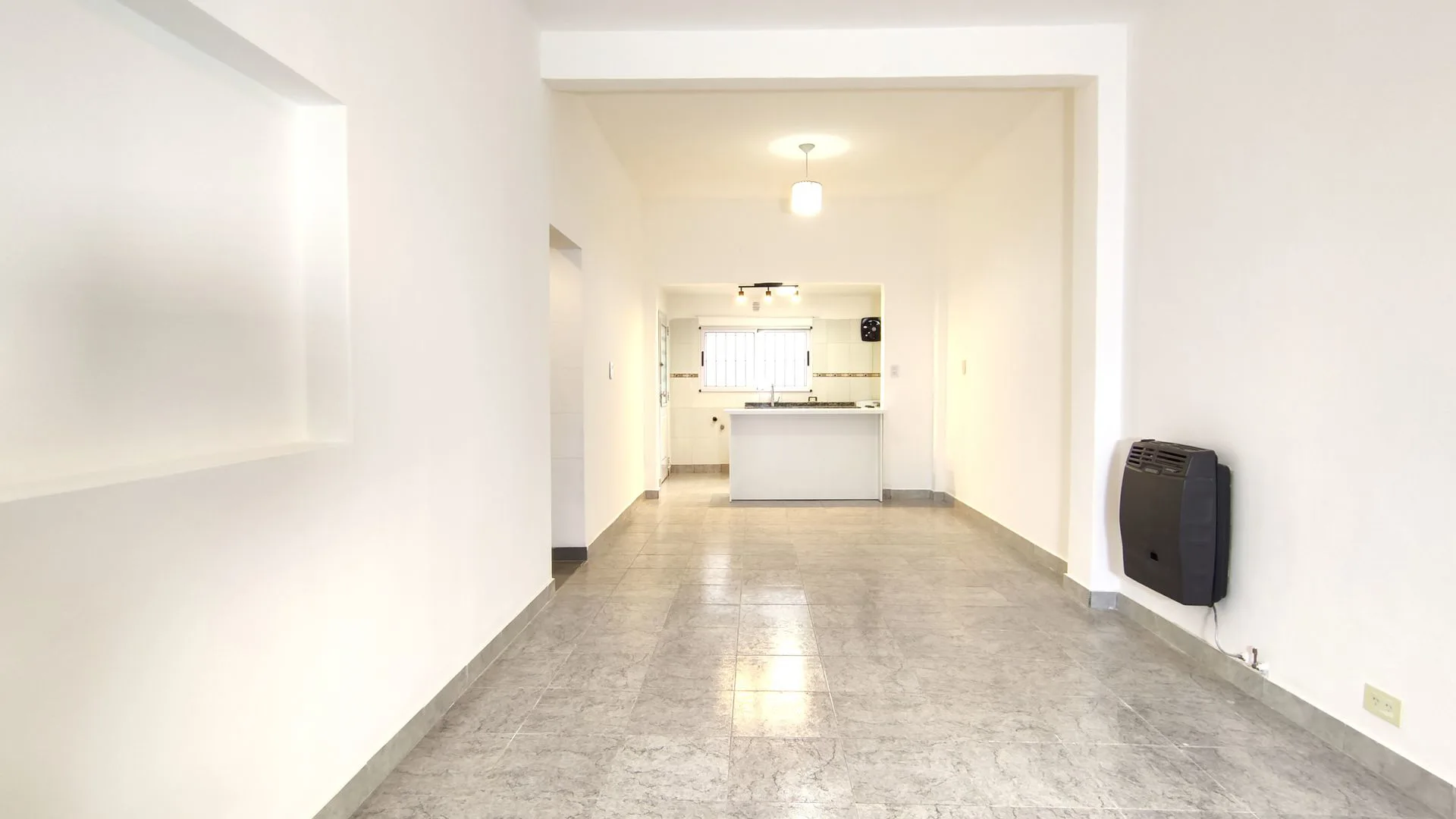 Venta Comodo PH 3 Ambientes Planta Baja Ballester foto 2