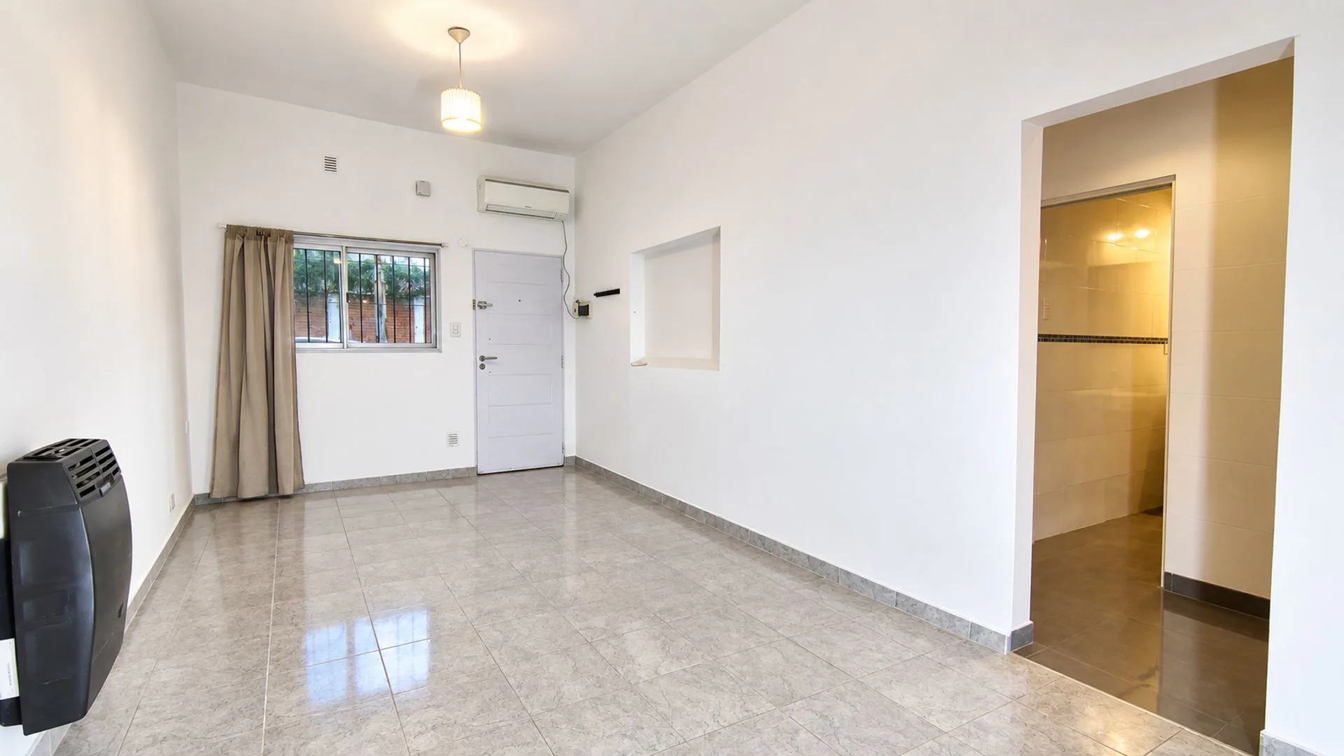 Venta Comodo PH 3 Ambientes Planta Baja Ballester foto 5