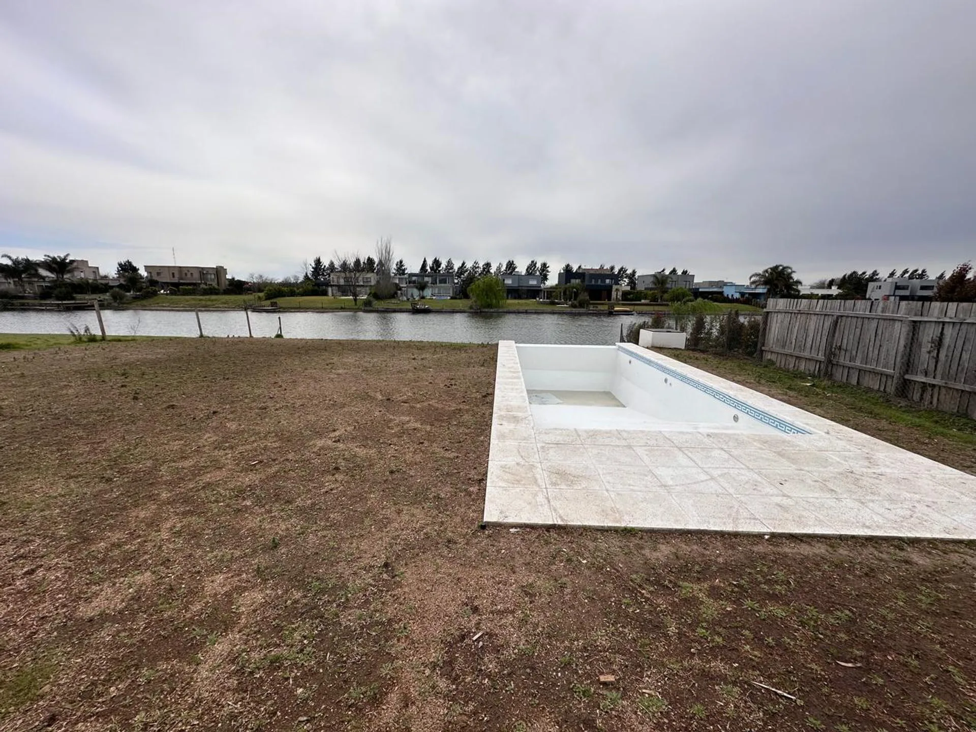 VENTA CASA 5 AMB AL AGUA ESTILO FRANCES MODERNO foto 2