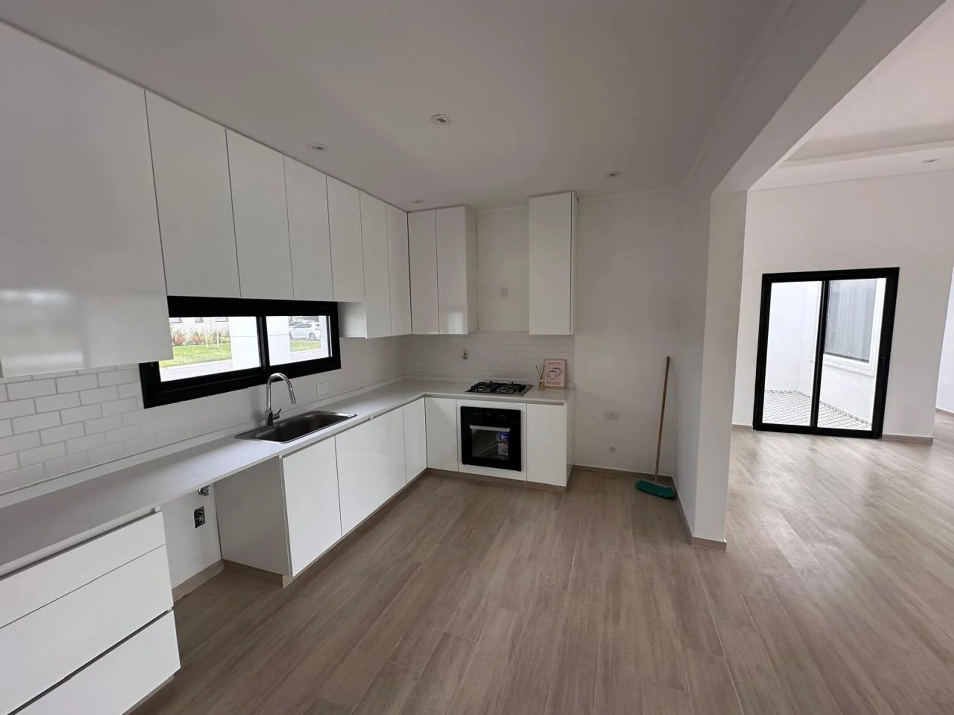 VENTA CASA 5 AMB AL AGUA ESTILO FRANCES MODERNO foto 3