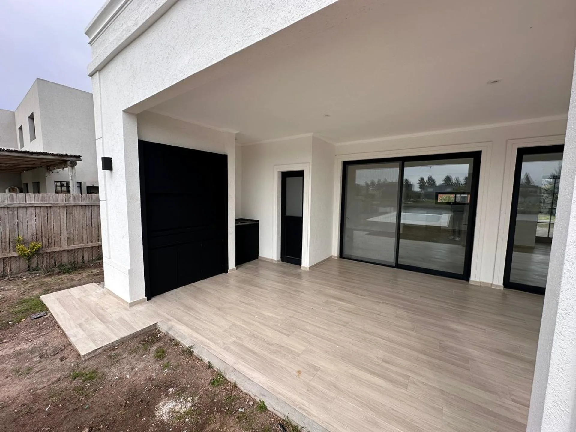 VENTA CASA 5 AMB AL AGUA ESTILO FRANCES MODERNO foto 4