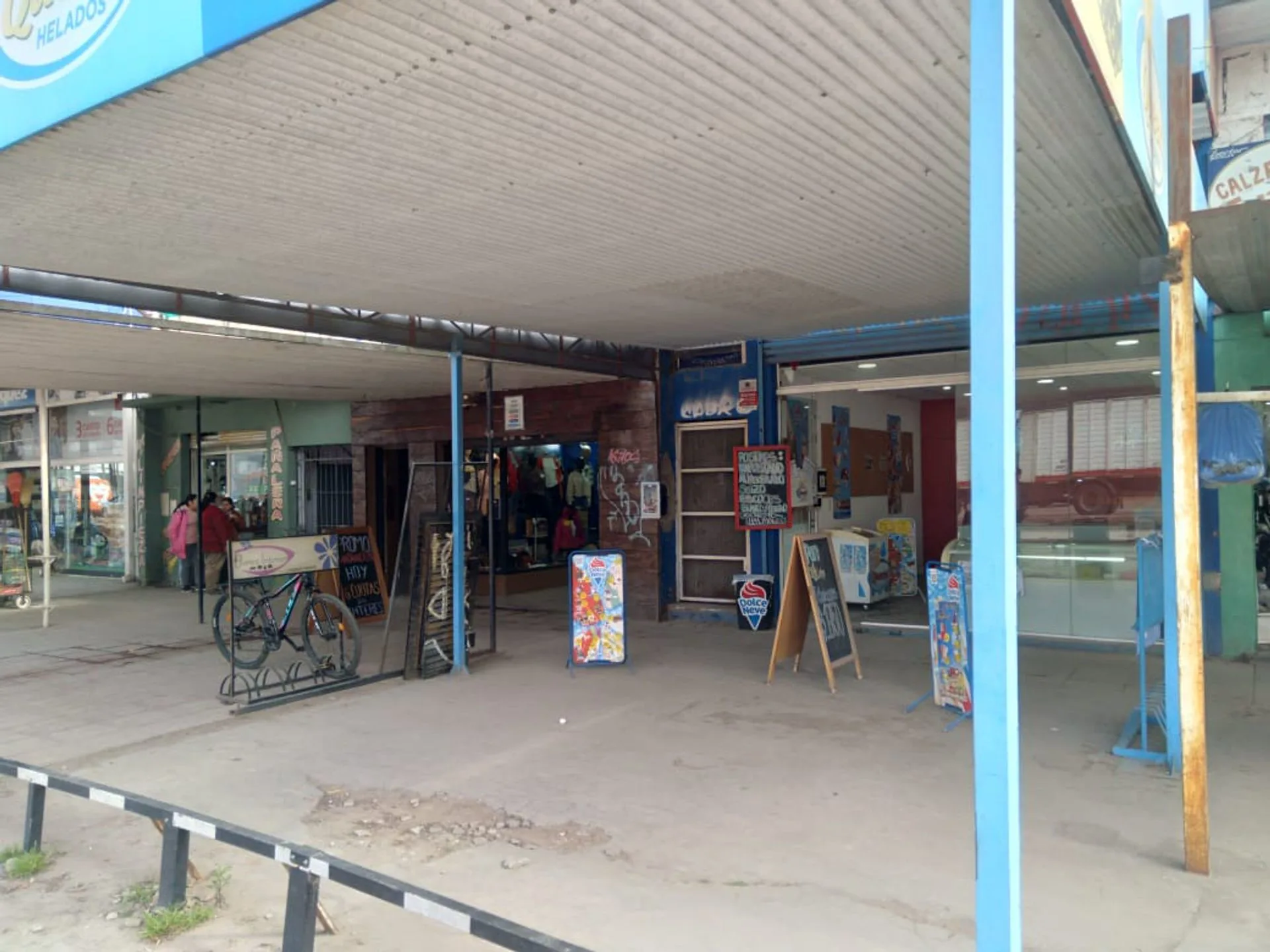 Venta Local Depósito Oficina  Maquinista Savio foto 2