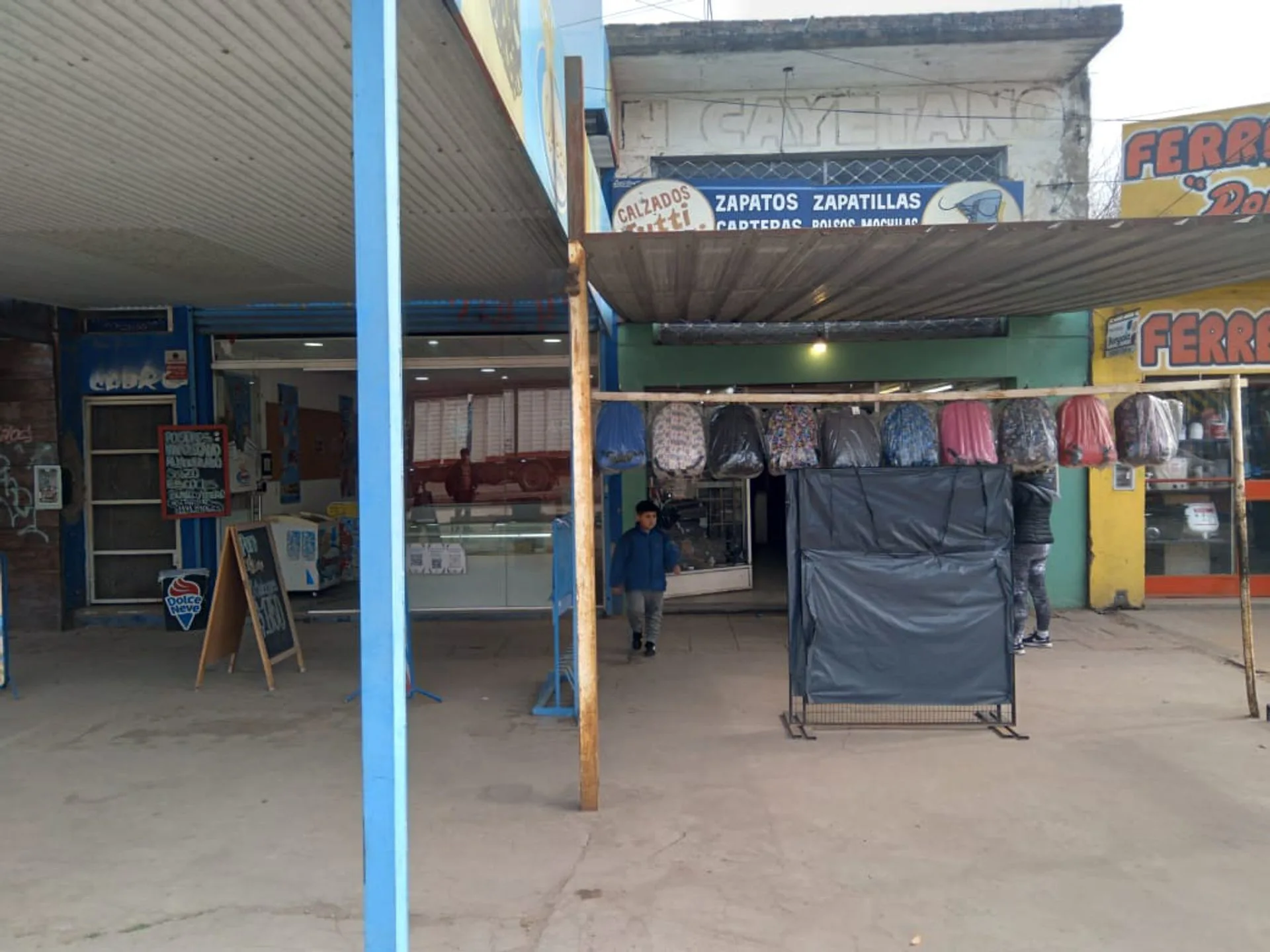 Venta Local Depósito Oficina  Maquinista Savio foto 5