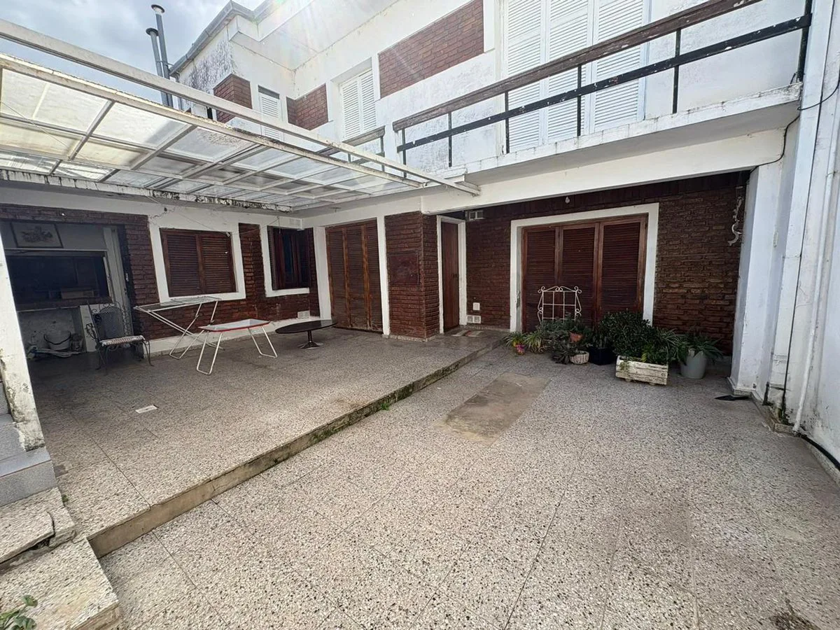 VENTA CASA INTERNA SARGENTO CABRAL, 3 DORM + PATIO foto 3