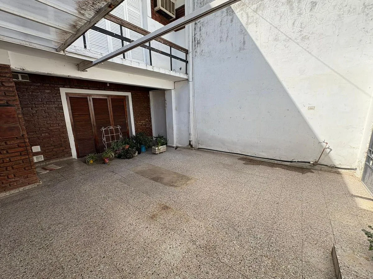 VENTA CASA INTERNA SARGENTO CABRAL, 3 DORM + PATIO foto 4