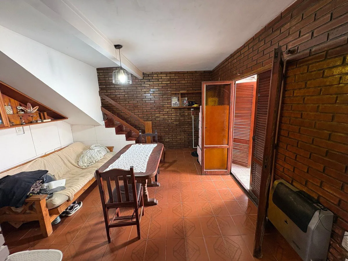 VENTA CASA INTERNA SARGENTO CABRAL, 3 DORM + PATIO foto 5