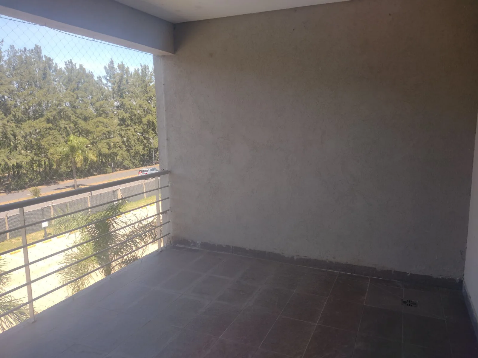 ALQUILER DPTO 3 AMBIENTES CON BALCON Y PARRILLA foto 3