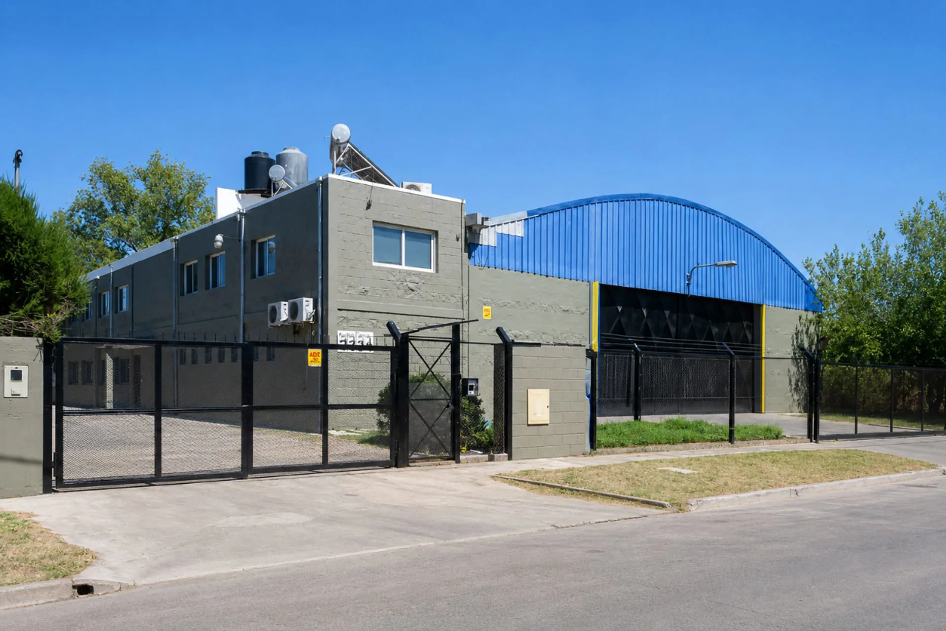 DEPÓSITO, GALPÓN, VENTA PARQ  INDUSTRIAL BURZACO foto 2