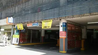 COCHERA FIJA CUBIERTA EN PRIMER PISO foto 3