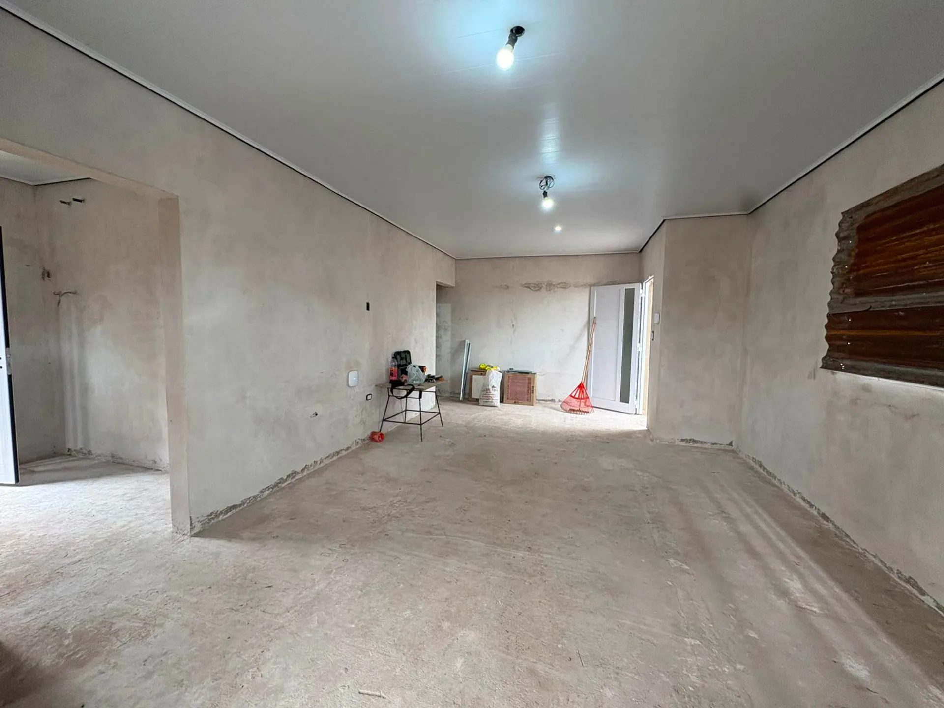 CASA A ESTRENAR DE DOS DORMITORIOS,COCHERA PATIO. foto 3