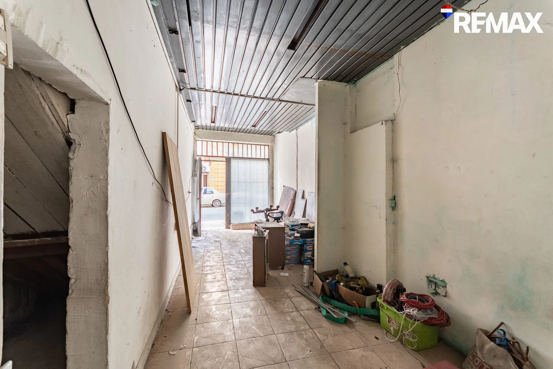 VENTA CASA LOTE PROPIO LOCAL + GARAGE BALVANERA foto 5