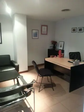 Planta 310m2  en piso de edificio muy céntrico-12 Oficinas, 3 baños, aire acondicionado  central-Salon-ALQUILER Y VENTA foto 2