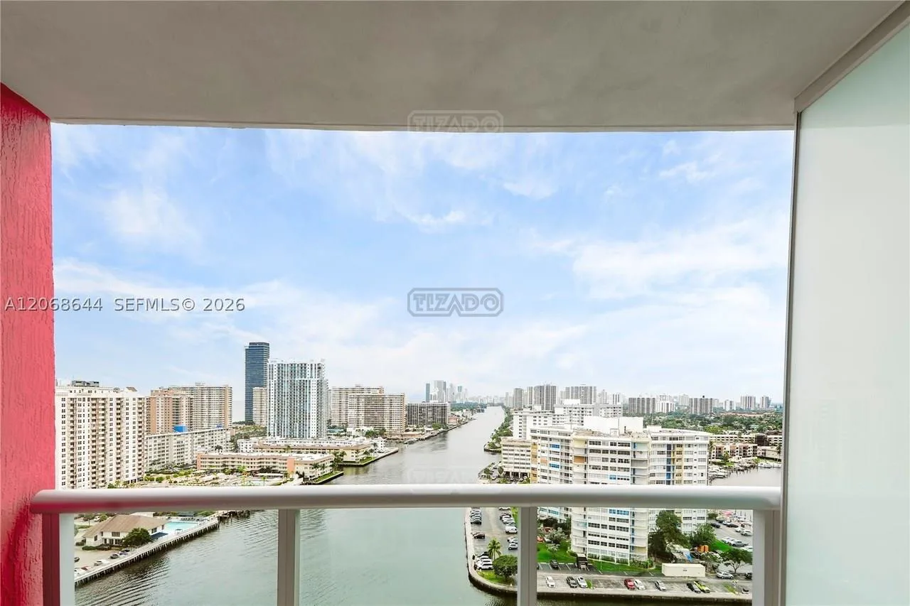 2602 E Hallandale Beach Blvd #R1905 2600 foto 4