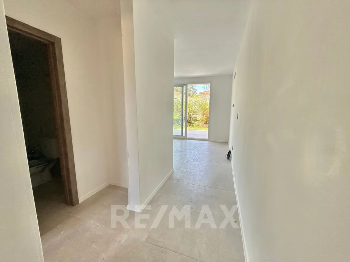 VENTA DPTO 2AMB JARDIN A ESTRENAR SARAVI VILLAGE foto 3