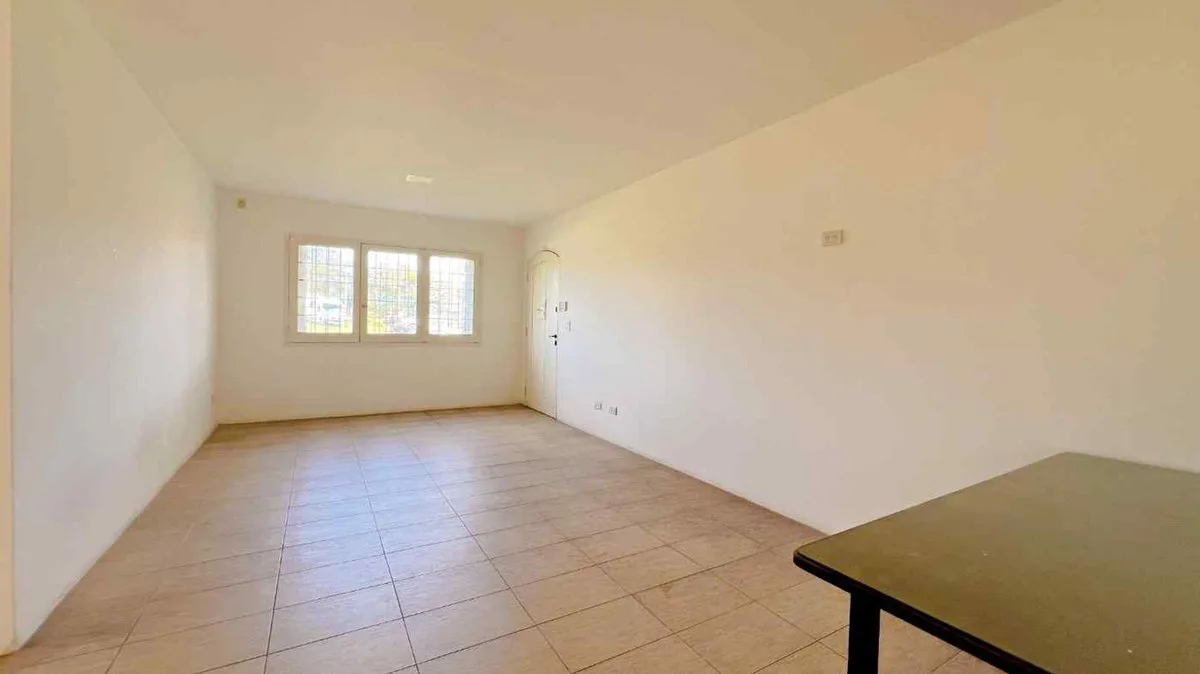 Venta Casa 3 ambientes apto credito Barrio Alfar foto 3