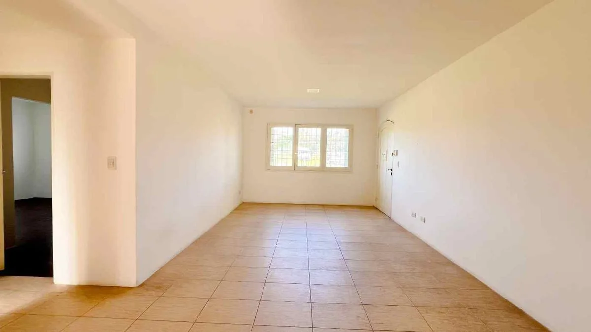 Venta Casa 3 ambientes apto credito Barrio Alfar foto 4