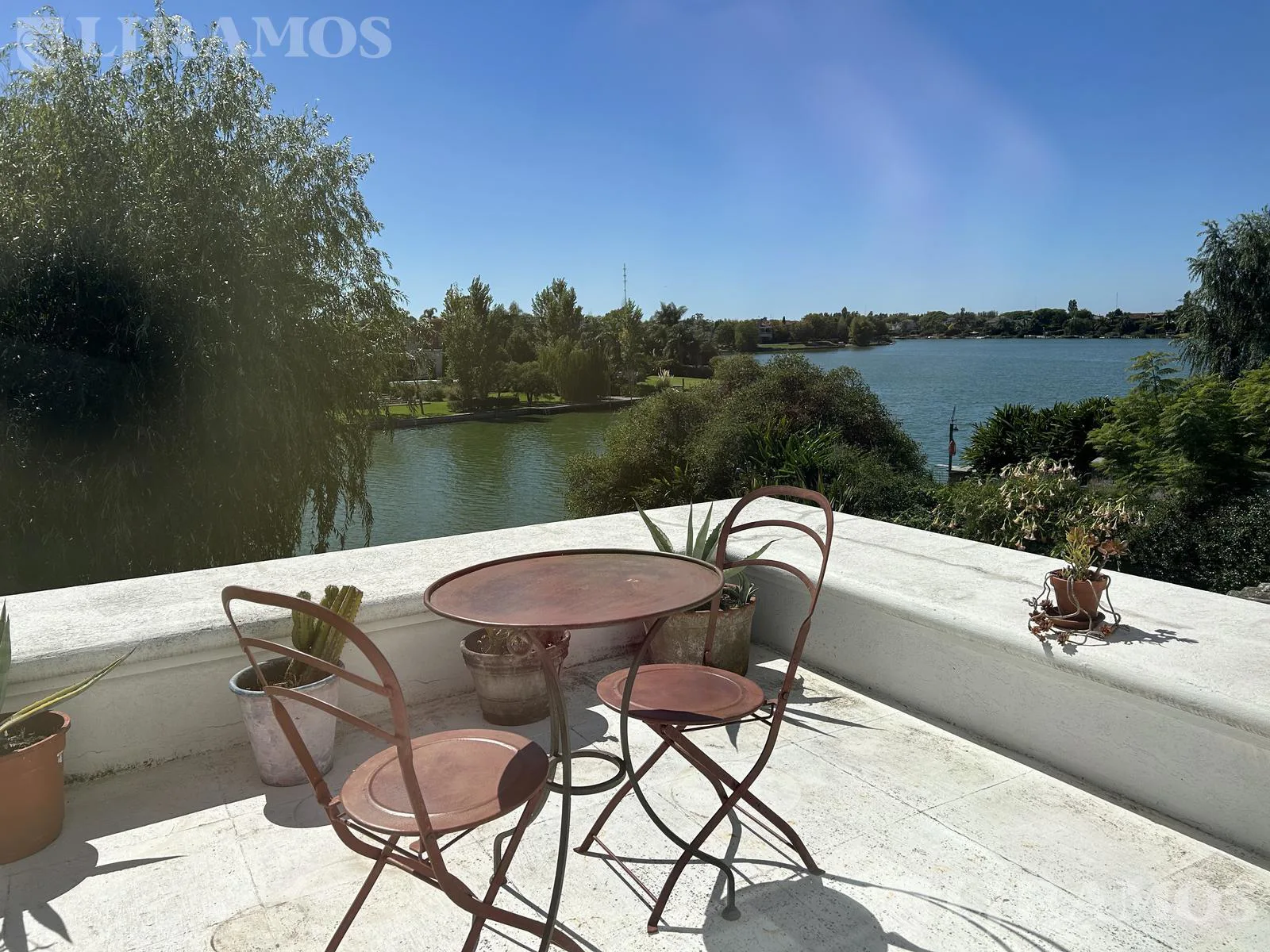A la laguna con 4 dormitorios en venta en Santa Bárbara foto 2