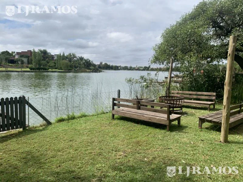A la laguna con 4 dormitorios en venta en Santa Bárbara foto 4