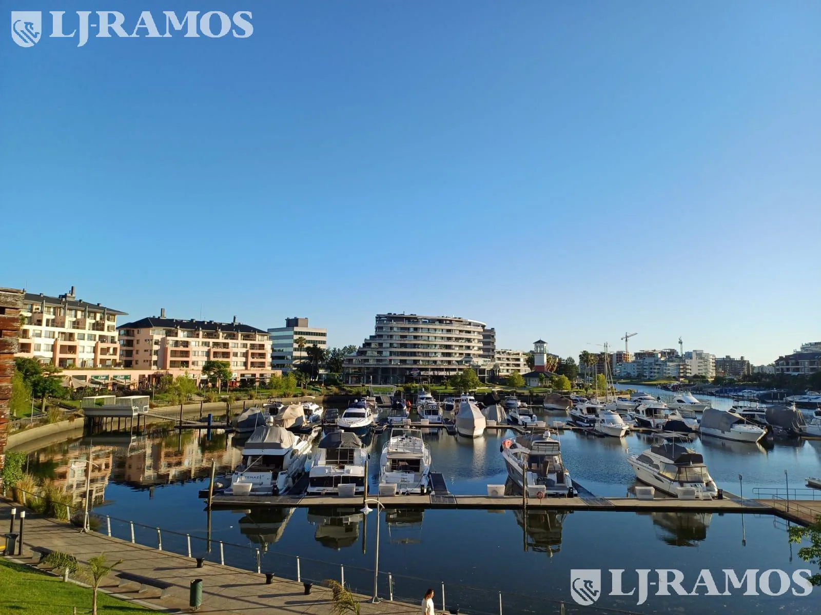 Departamento apto profesional de 89 m2 cubiertos en venta  en  Wyndham Nordelta foto 2