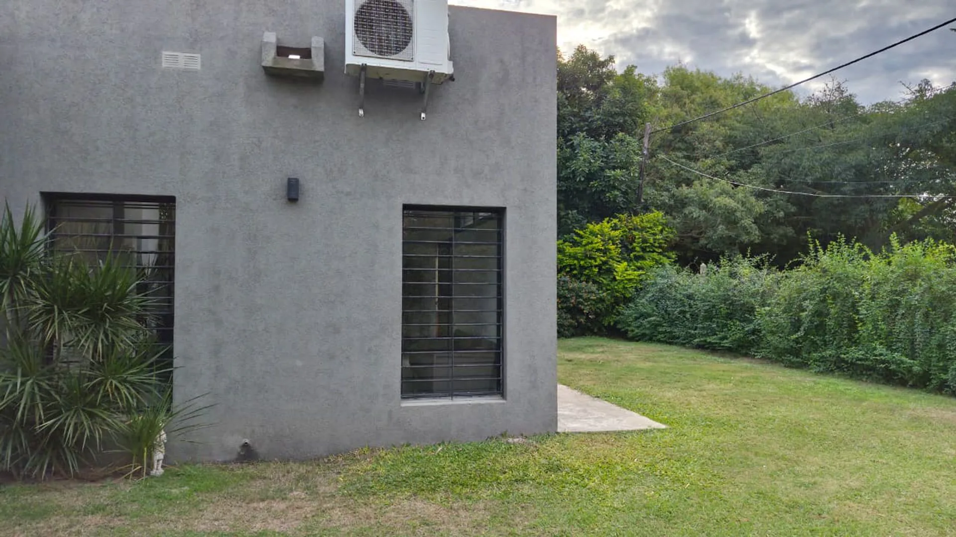 Casa con pileta Km 10 Ruta 1 foto 2