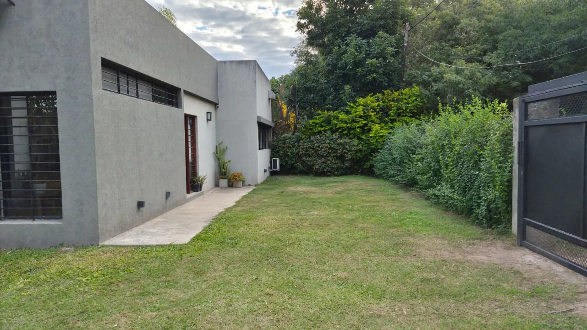 Casa con pileta Km 10 Ruta 1 foto 3