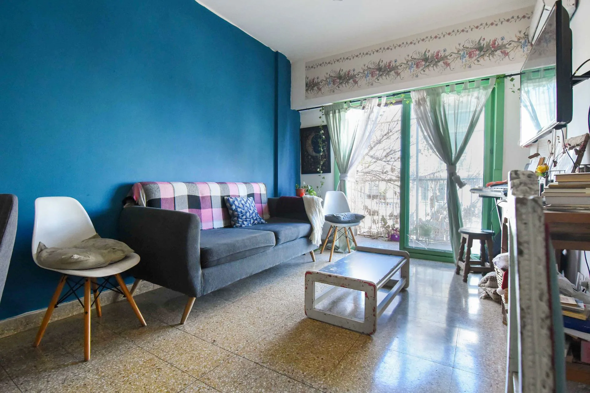VENTA DEPTO 3 AMBIENTES CON BALCON EN PARQUE CHAS foto 3