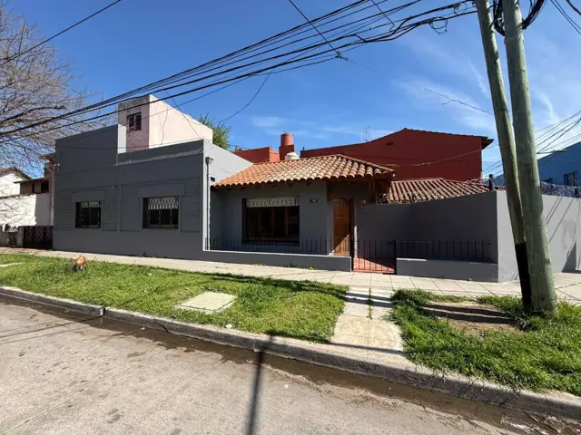 EXCELENTE CASA REFACCIONADA EN BOULOGNE