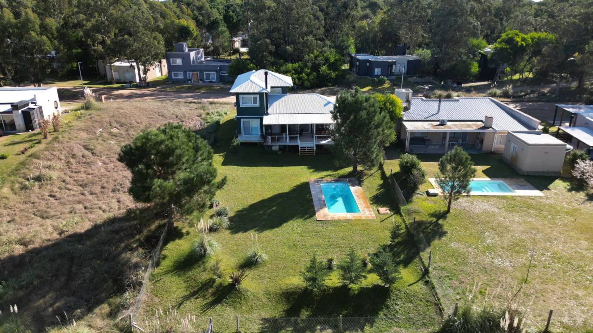 Casa Venta Costa Esmeralda con pileta toma permuta