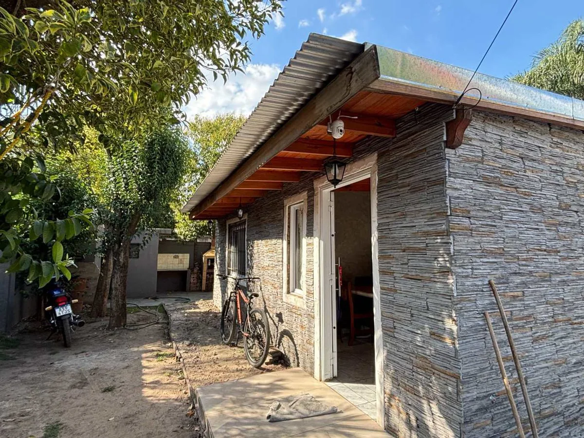 VENTA LOTE C/ 2 CASAS 2 AMB C/CASA ESCOBAR JARDIN foto 3