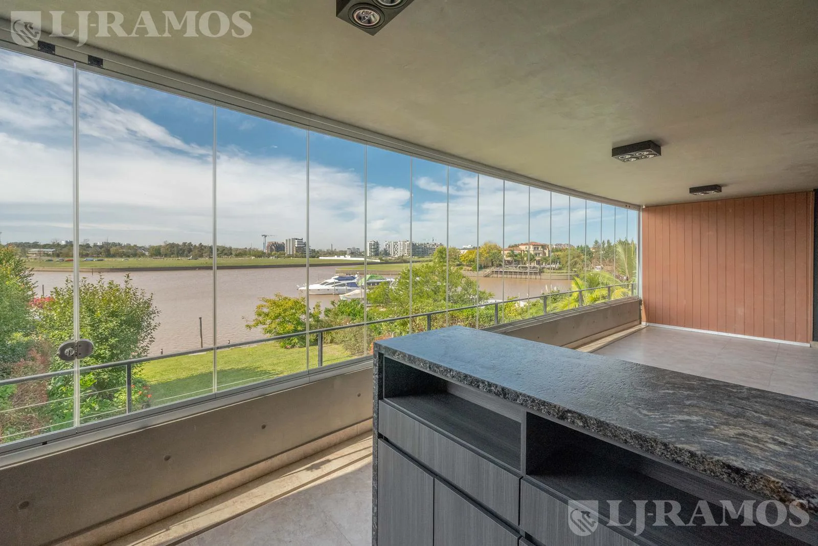 Departamento de 3 AMB   2 COCHERAS en venta en Marinas del Yacht foto 4