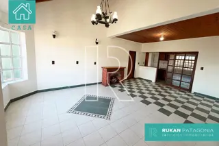 #AlquilerRUKAN | Casa 3 Habitaciones | Av. TIERRA DEL FUEGO | Caleta Olivia.- foto 2
