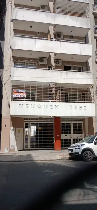 Monoambiente al frente con balcón, Neuquen 1852 a 50 mts de Plaza Irlanda foto 2