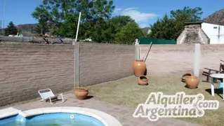 DEPTO A UNA CUADRA DEL RIO CON PILETA-PATIO-COCHERA Y ASADOR foto 1