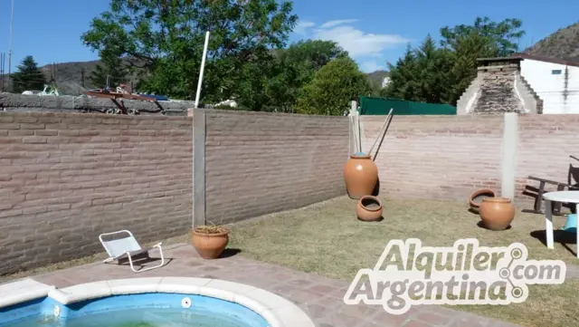 DEPTO A UNA CUADRA DEL RIO CON PILETA-PATIO-COCHERA Y ASADOR