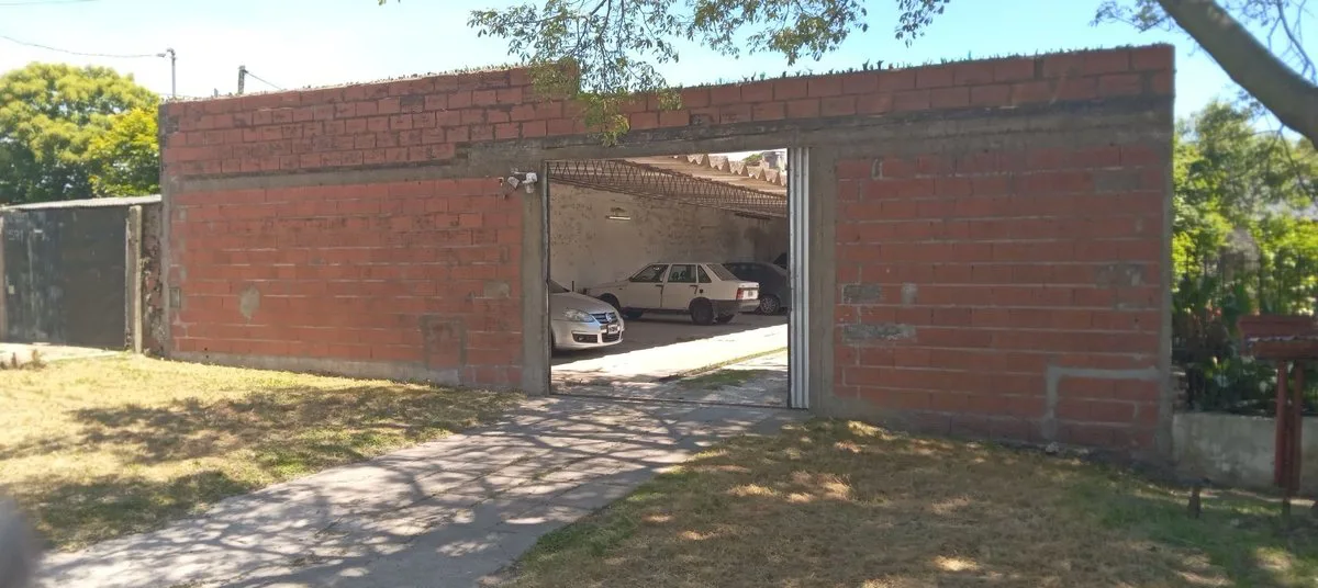 VENTA LOTE CERRADO POSIBLE INVERSIÓN EL MARTILLO foto 2