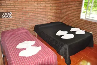 OPORTUNIDAD VENTA DE 3 CASAS MÁS UN DEPARTAMENTO CON PATIO - PILETA - COCHERA. DOS VIVIENDAS EN VENTA foto 4