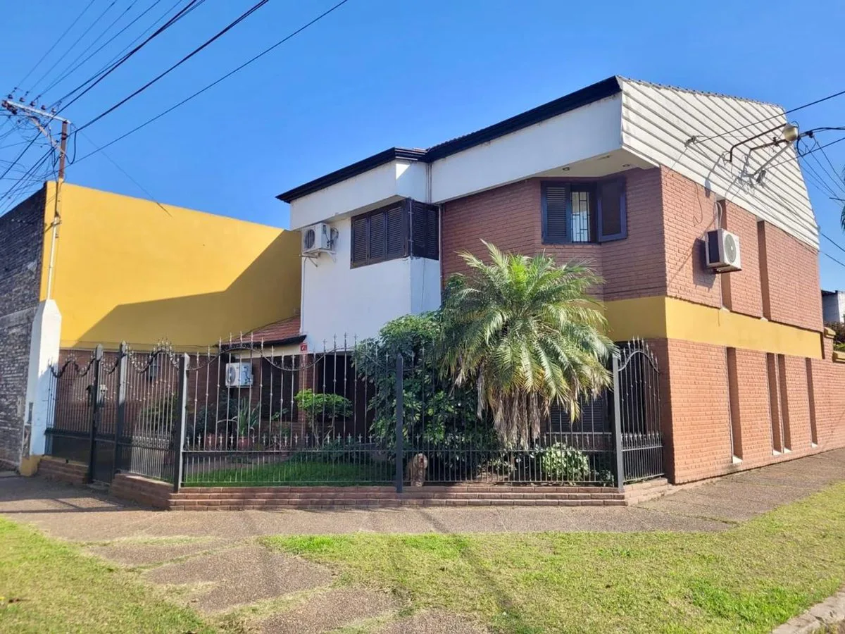 VENTA CASA ESQUINA BARRIO JARDIN foto 2