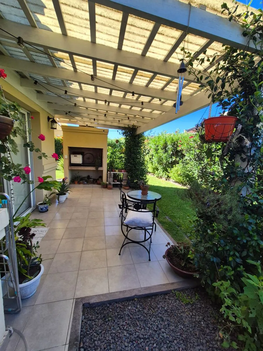 Casa en planta baja con jardín,B La Candela Pilar foto 3