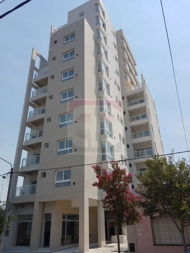 Venta departamento 1 dormitorio - 1 baño, edificio Don Bosco.