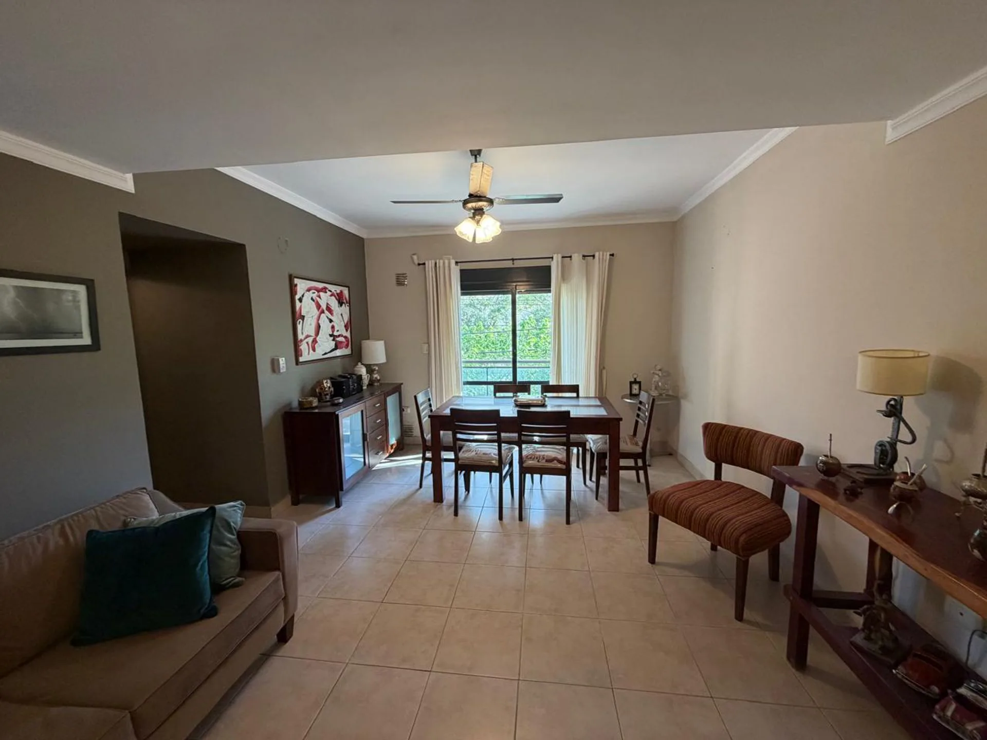 DEPARTAMENTO DE CATEGORIA EN VENTA - 3 DORMITORIOS foto 2