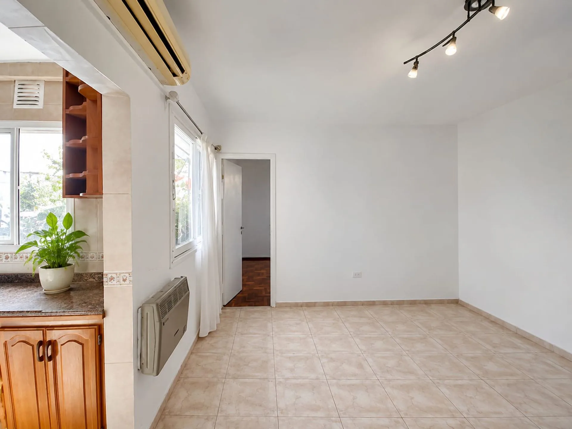 VENTA DPTO 2 AMBIENTES IMPECABLE - SAN CRISTOBAL foto 3