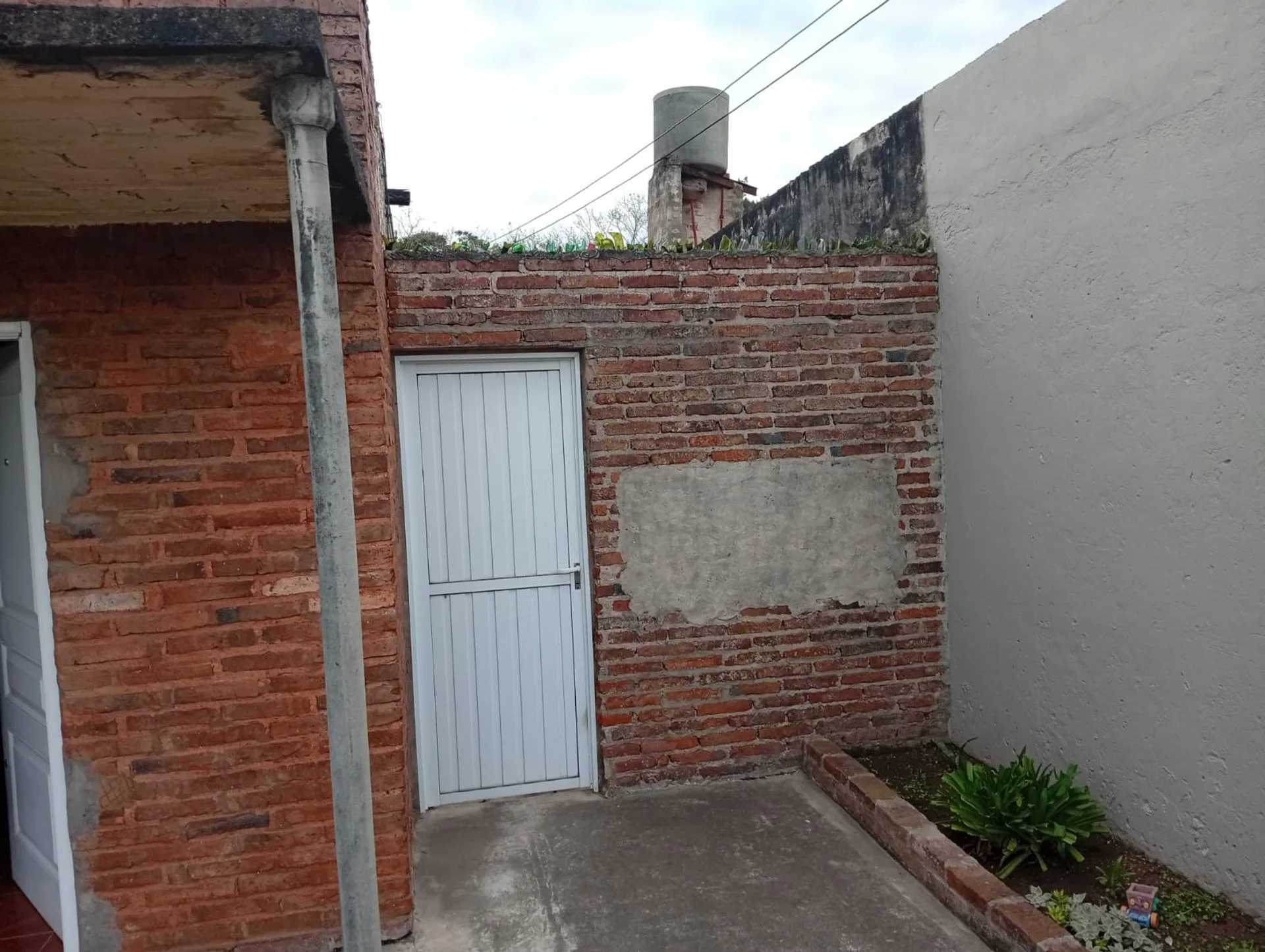 CASA 3 DORMITORIOS EN BARRIO DON BOSCO foto 3
