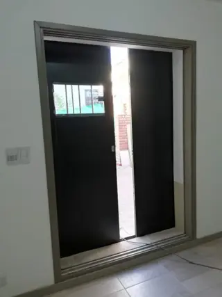 HERMOSA , AMPLIA Y CÓMODA PROPIEDAD EN VENTA EN UNO DE LOS MEJORES BARRIOS DE LA CIUDAD DE VILLA CARLOS PAZ foto 2