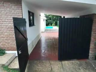 HERMOSA , AMPLIA Y CÓMODA PROPIEDAD EN VENTA EN UNO DE LOS MEJORES BARRIOS DE LA CIUDAD DE VILLA CARLOS PAZ foto 4