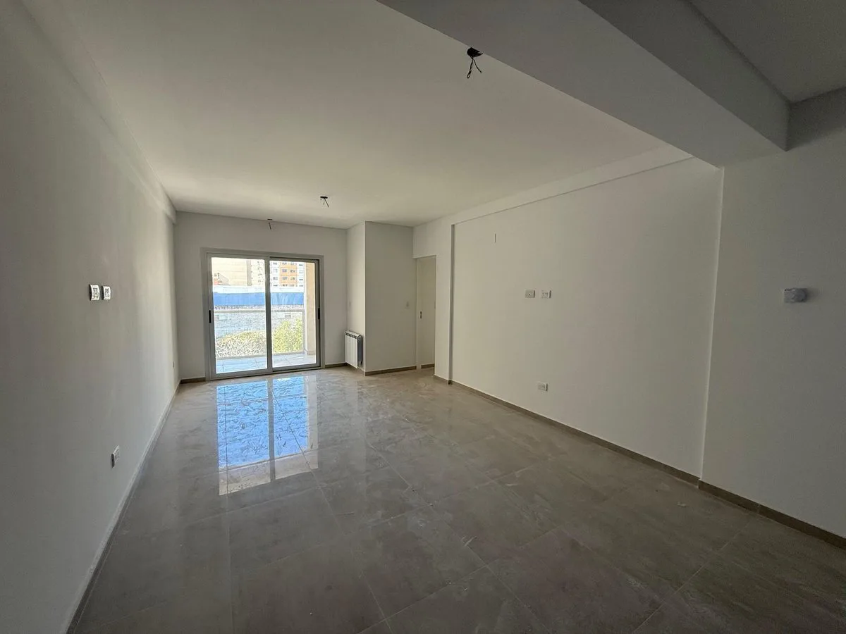 VENTA SEMIPISO A ESTREN 2 DORM. EN 19 DE MAYO 447 foto 2