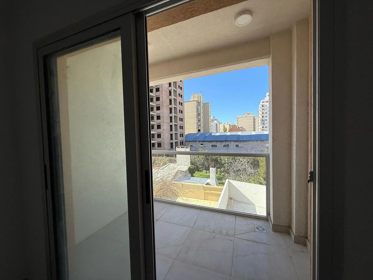 VENTA SEMIPISO A ESTREN 2 DORM. EN 19 DE MAYO 447 foto 3