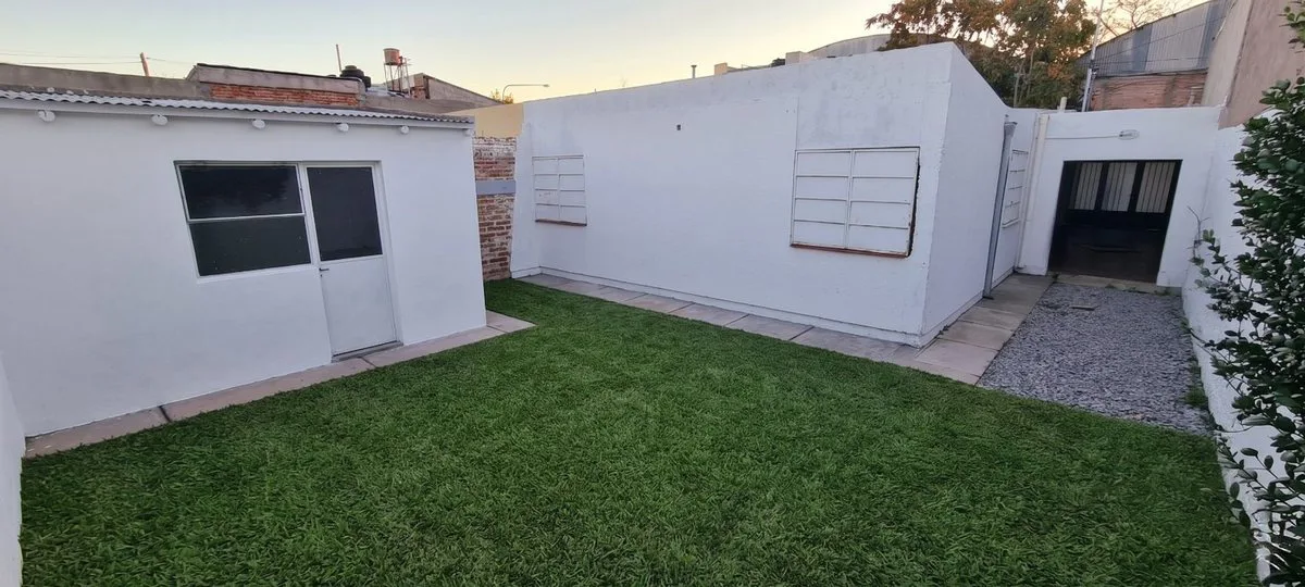VENTA CASA CÉNTRICA, APTA CREDITO, SAN RAFAEL-MZA foto 4