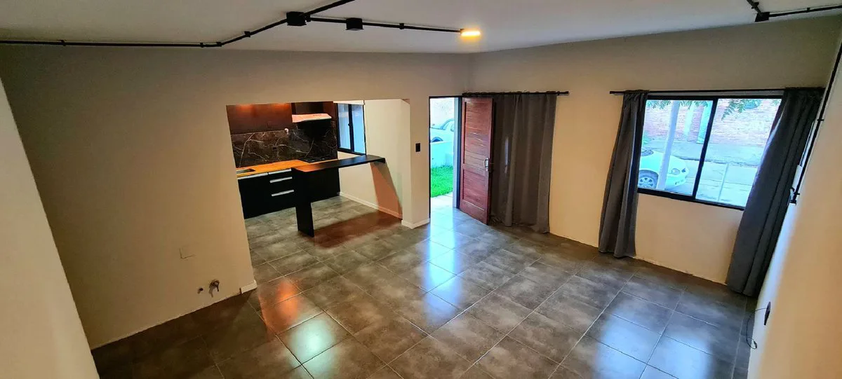 VENTA CASA CÉNTRICA, APTA CREDITO, SAN RAFAEL-MZA foto 5