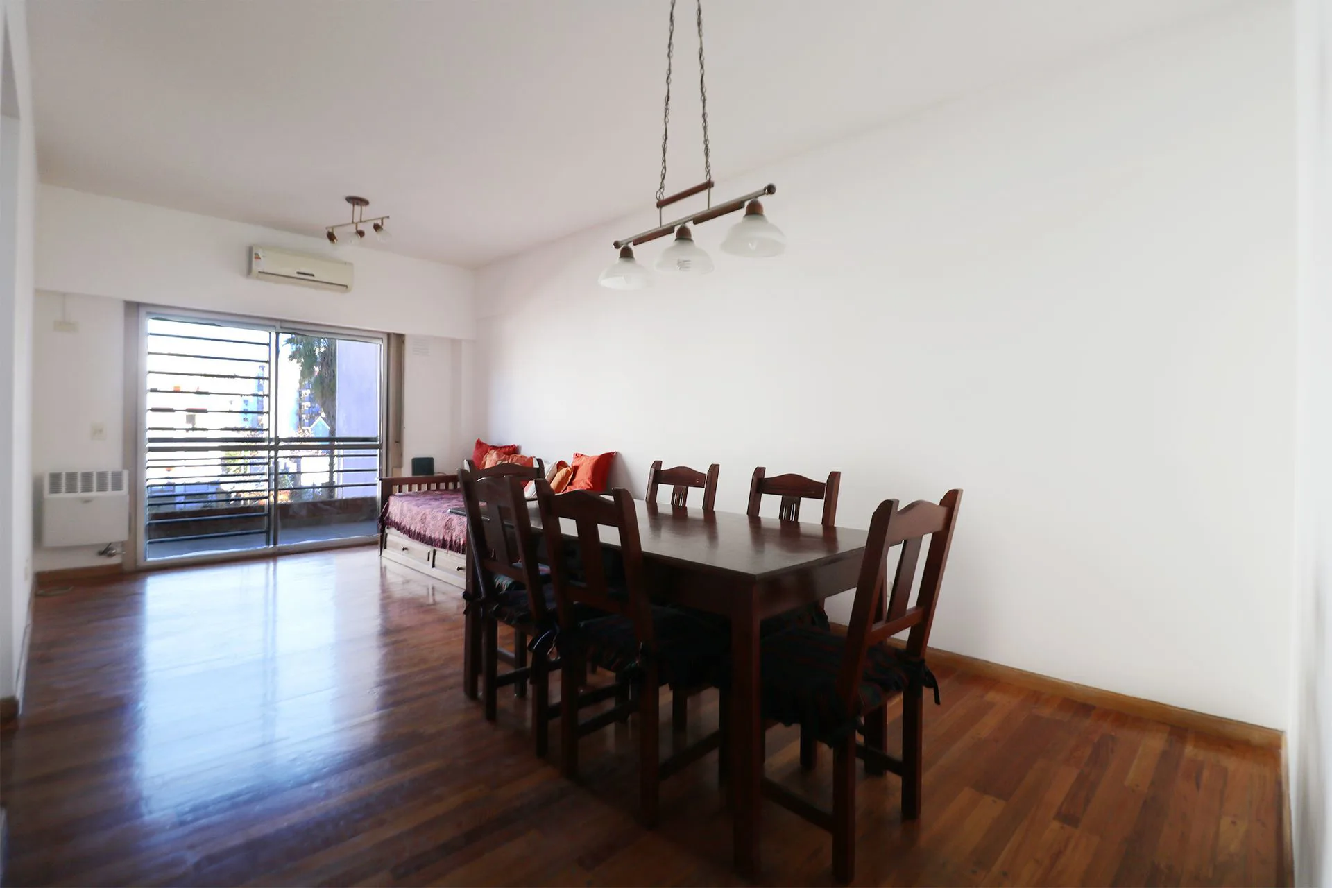 3 AMBIENTES CFTE LUMINOSO CON BALCON V CRESPO